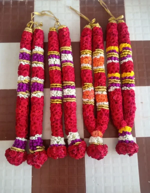 Fresh Garlands- $15 per feet